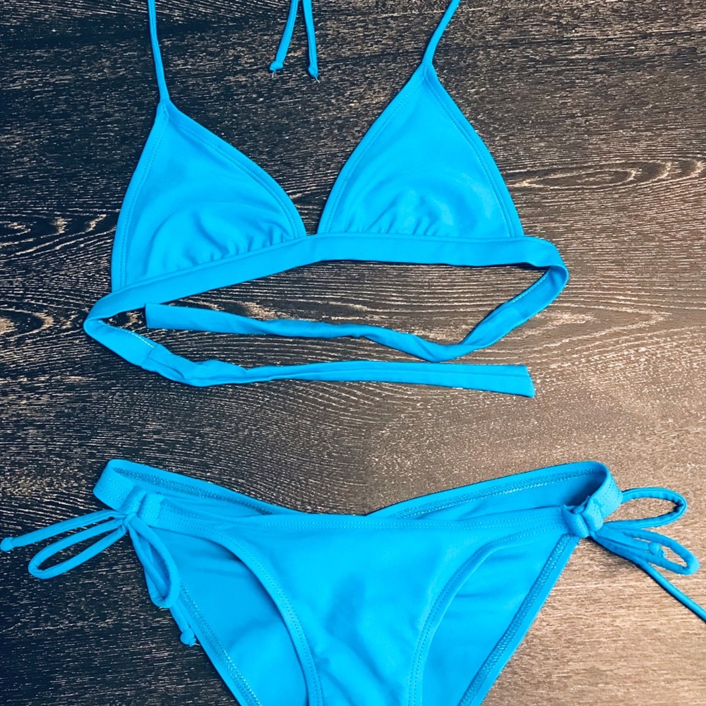Bikini 👙 In Deep Blue🏖